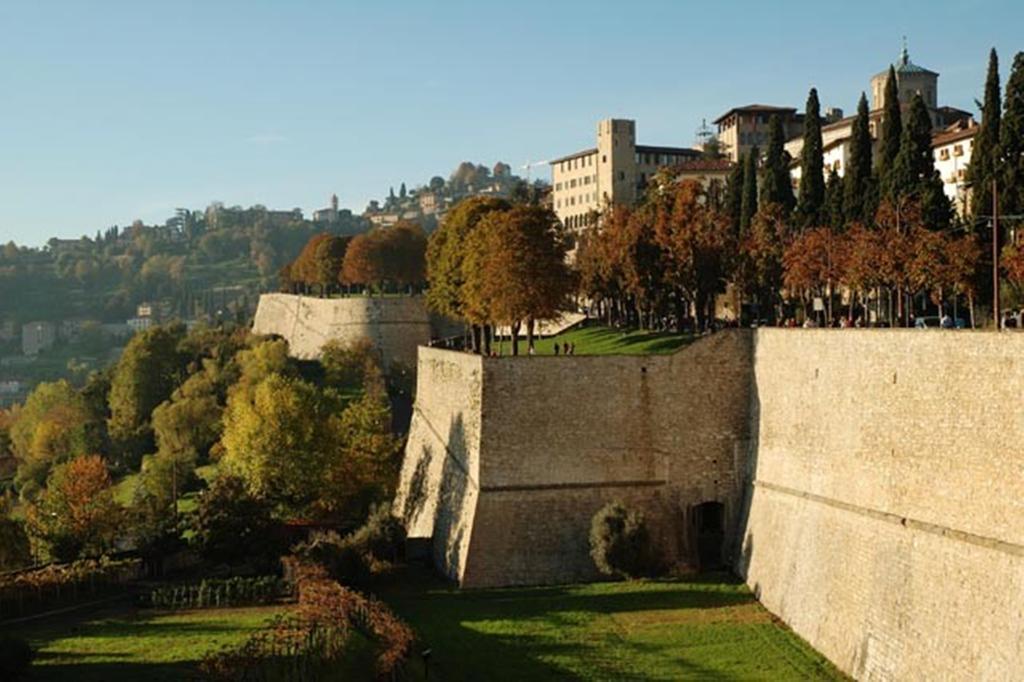 Апартаменты Porta Dipinta House Bergamo Alta Номер фото