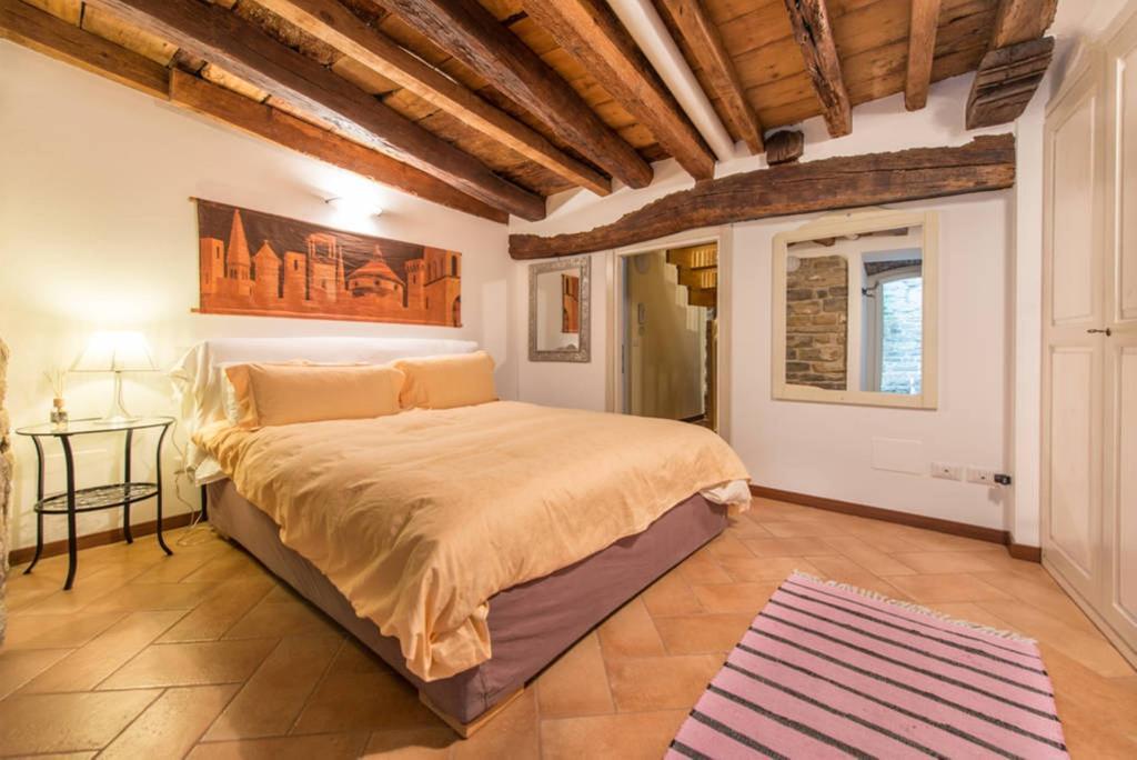 Апартаменты Porta Dipinta House Bergamo Alta Номер фото